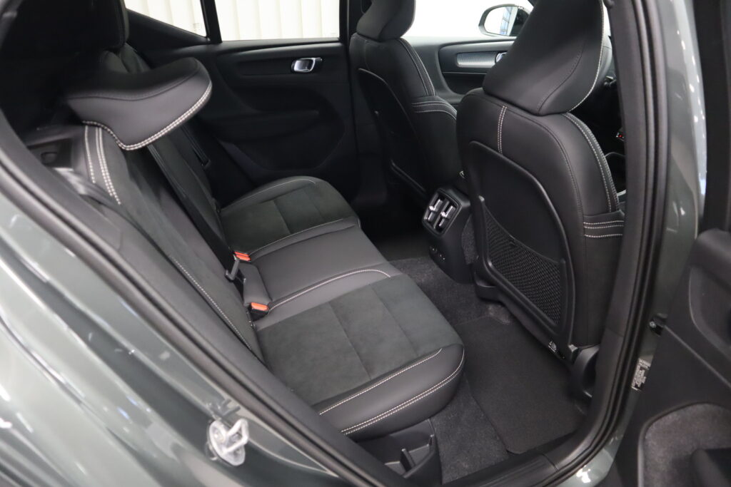 Volvo EX40, image 10