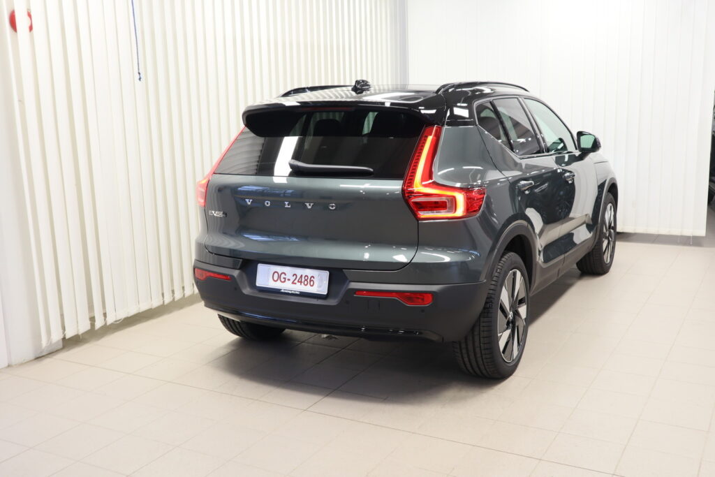 Volvo EX40, image 4