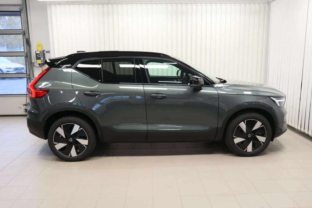 Volvo EX40, image 6