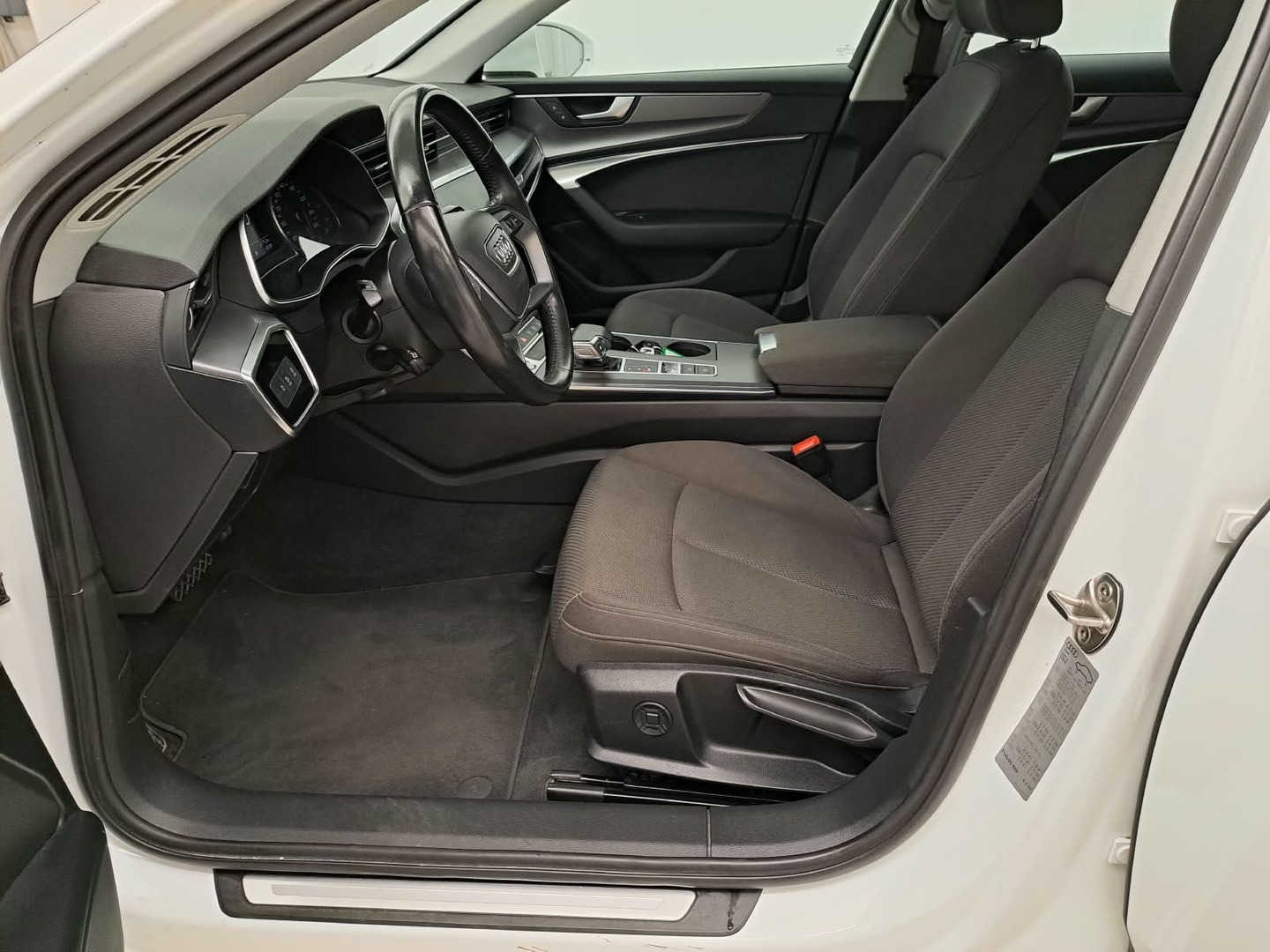 Audi A6 2019, bild 7/27