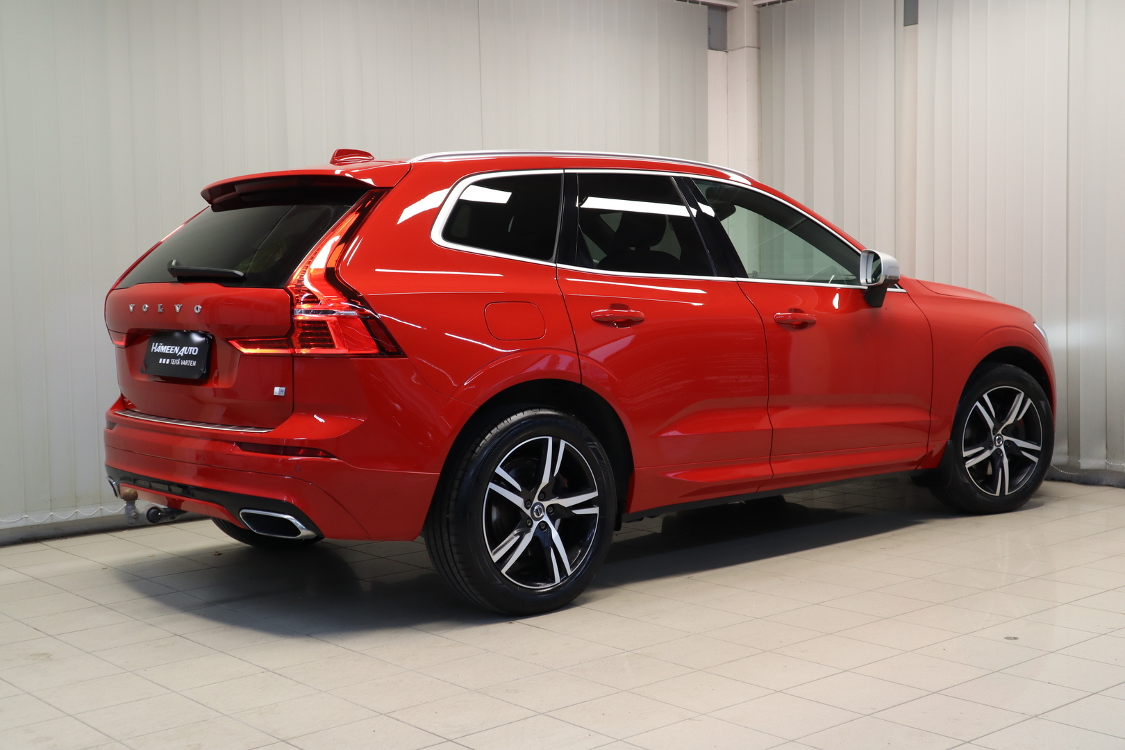 Volvo XC60 D4 AWD R-Design aut 2017, kuva 6/25