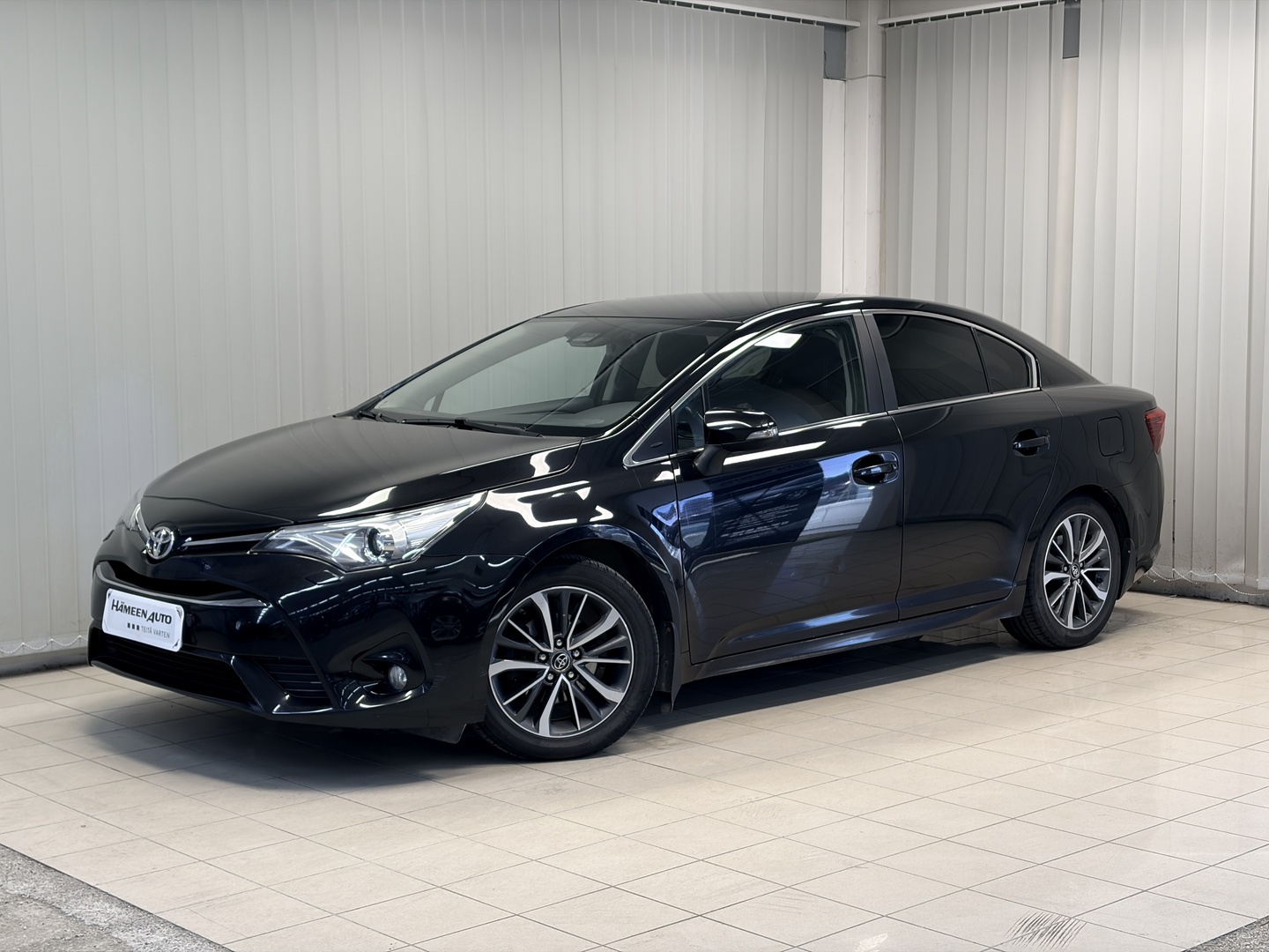 Toyota Avensis 1,6 D-4D Active Sedan 2015, bild 2/25
