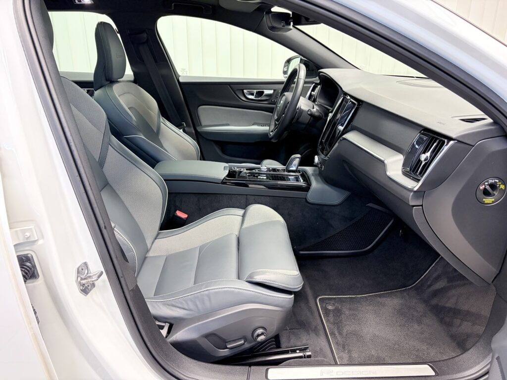 Volvo V60, image 11