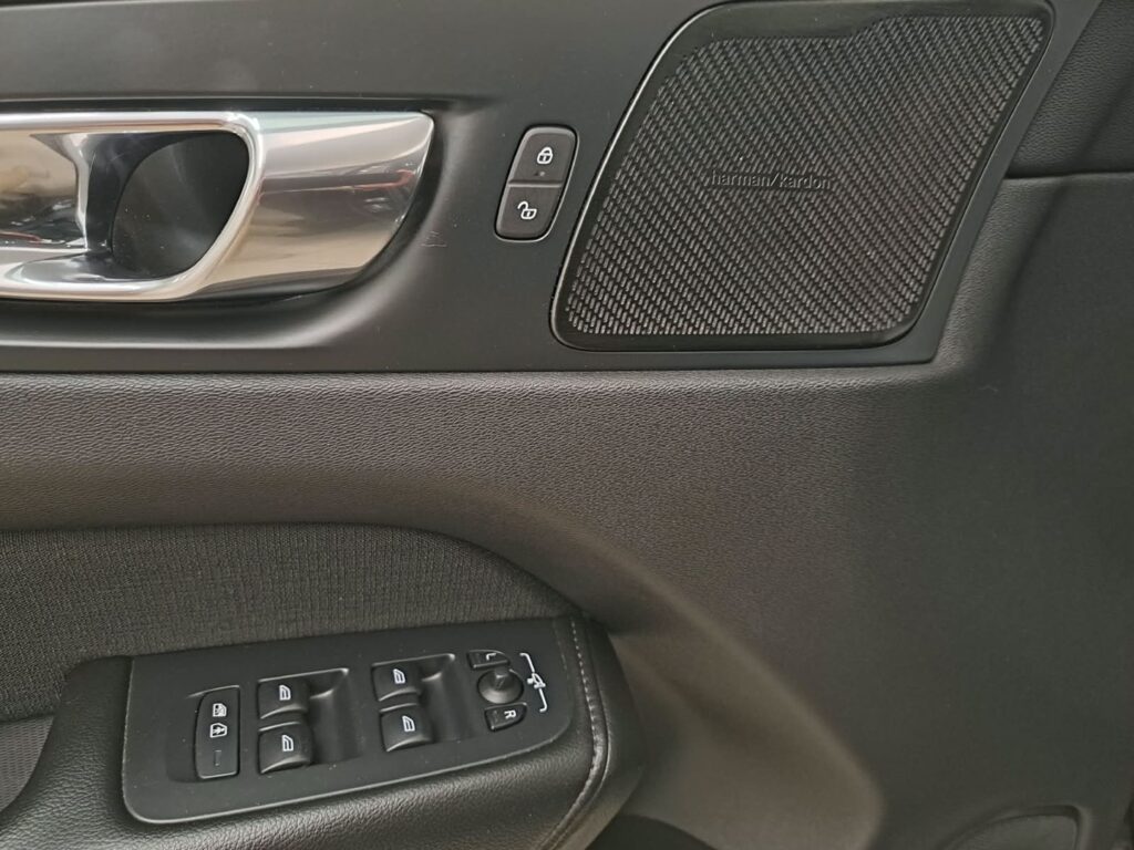 Volvo XC60, image 23