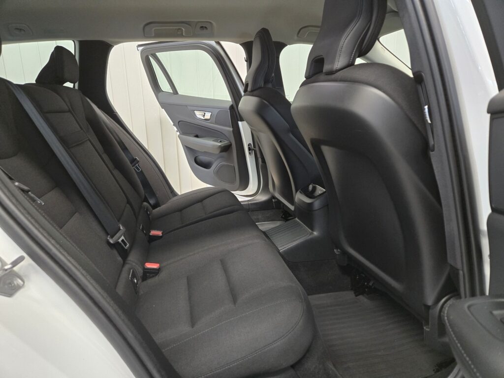 Volvo V60, image 8