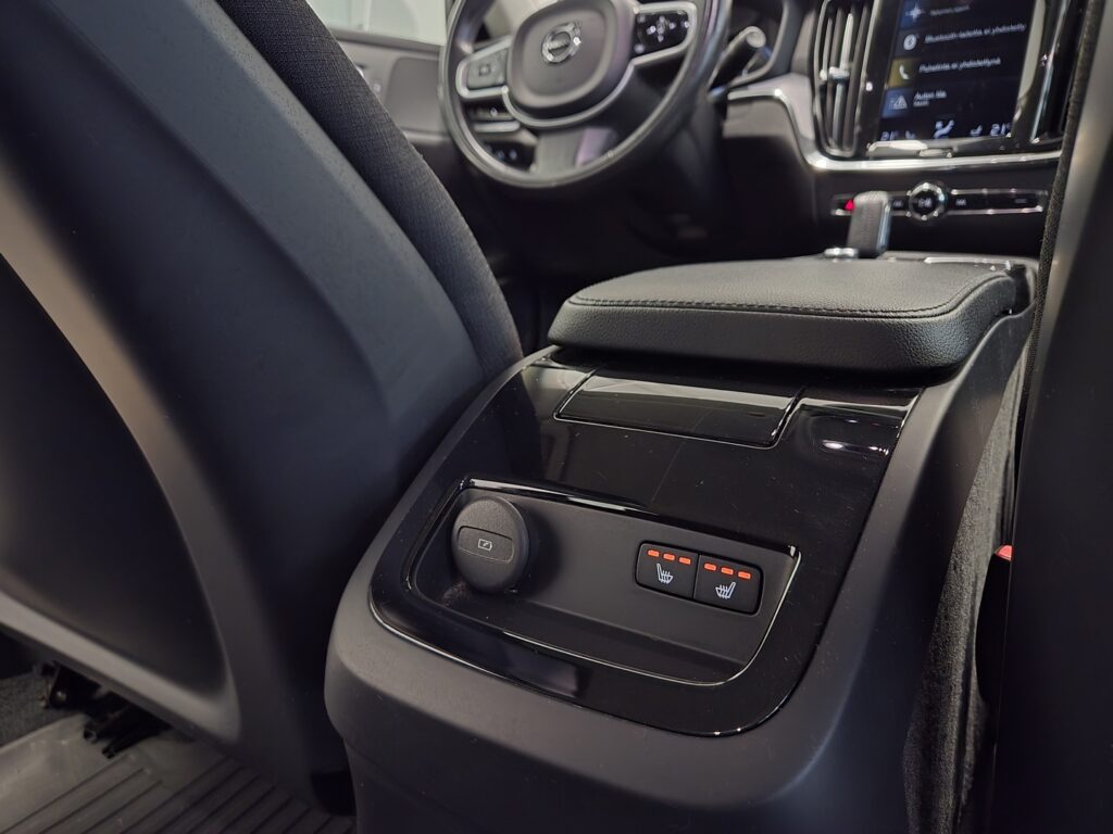 Volvo V60, image 9