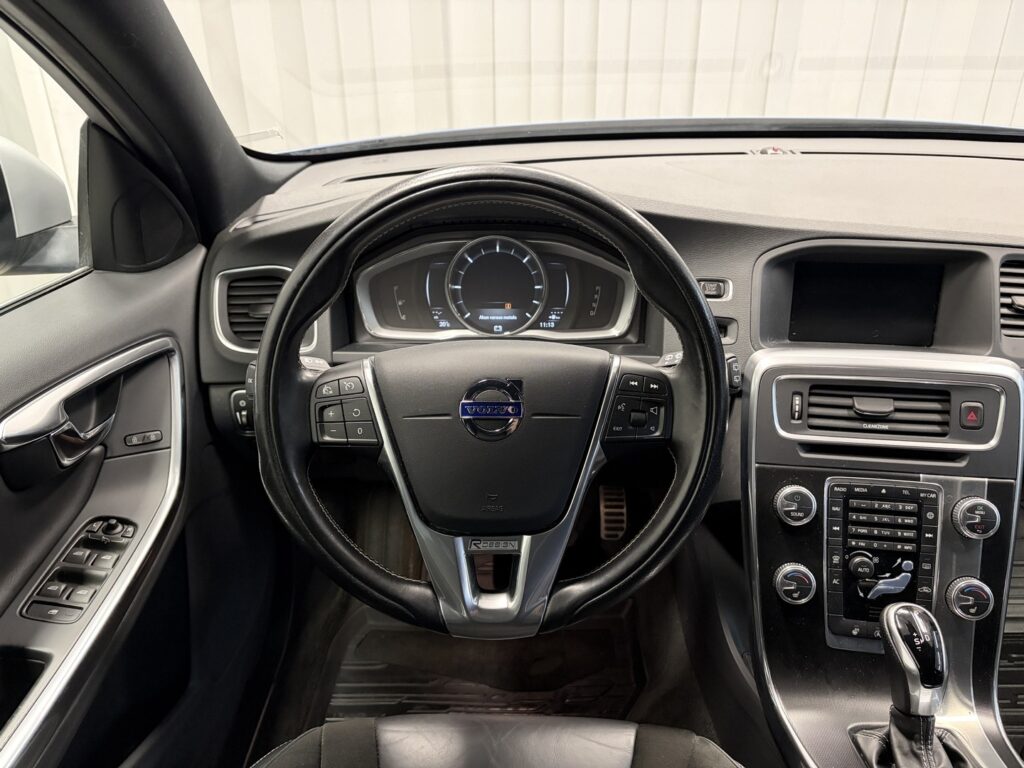 Volvo V60, image 12