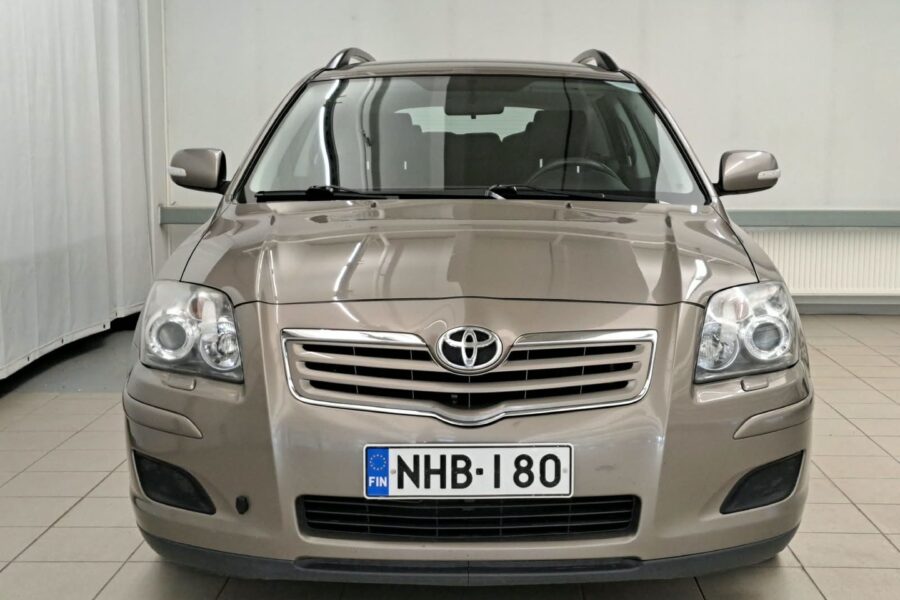 Toyota Avensis, image 2