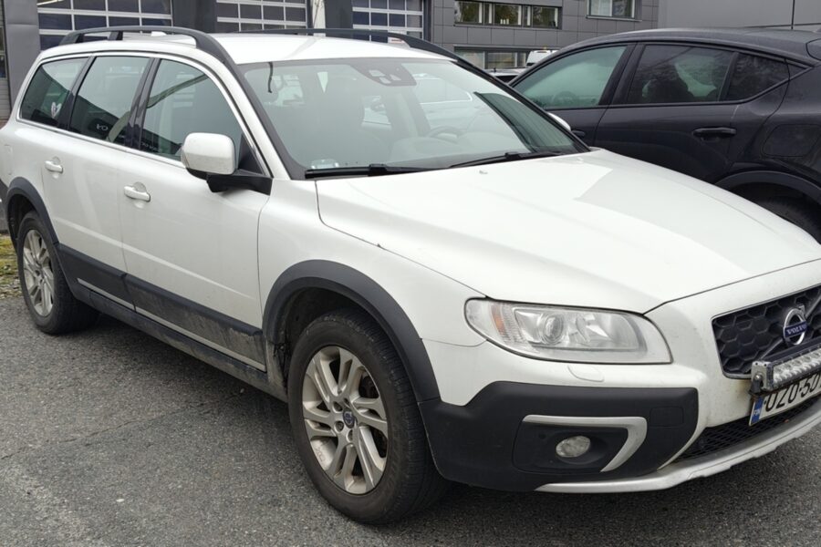 Volvo XC70, image 1