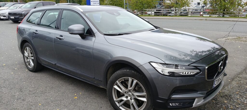 Volvo V90 Cross Country, image 1