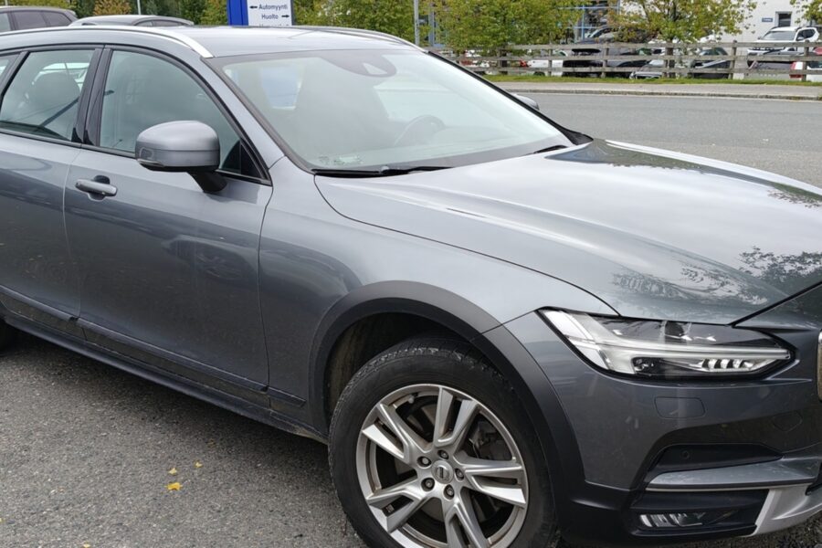 Volvo V90 Cross Country, image 1