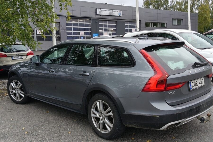Volvo V90 Cross Country, image 2