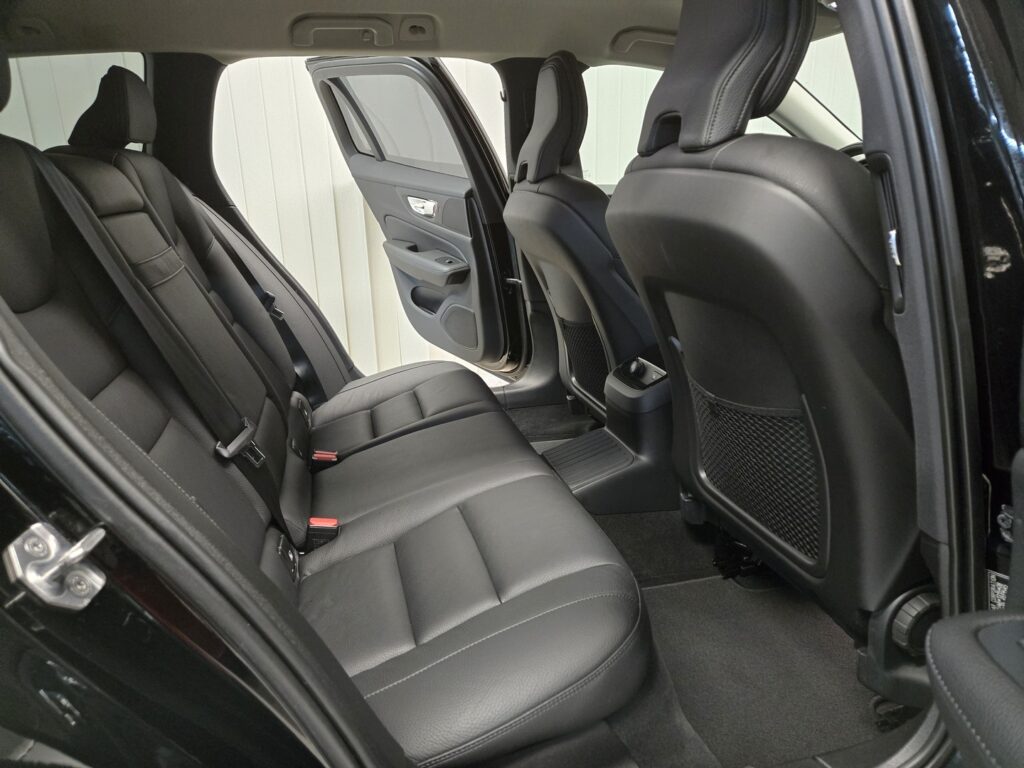 Volvo V60, image 8