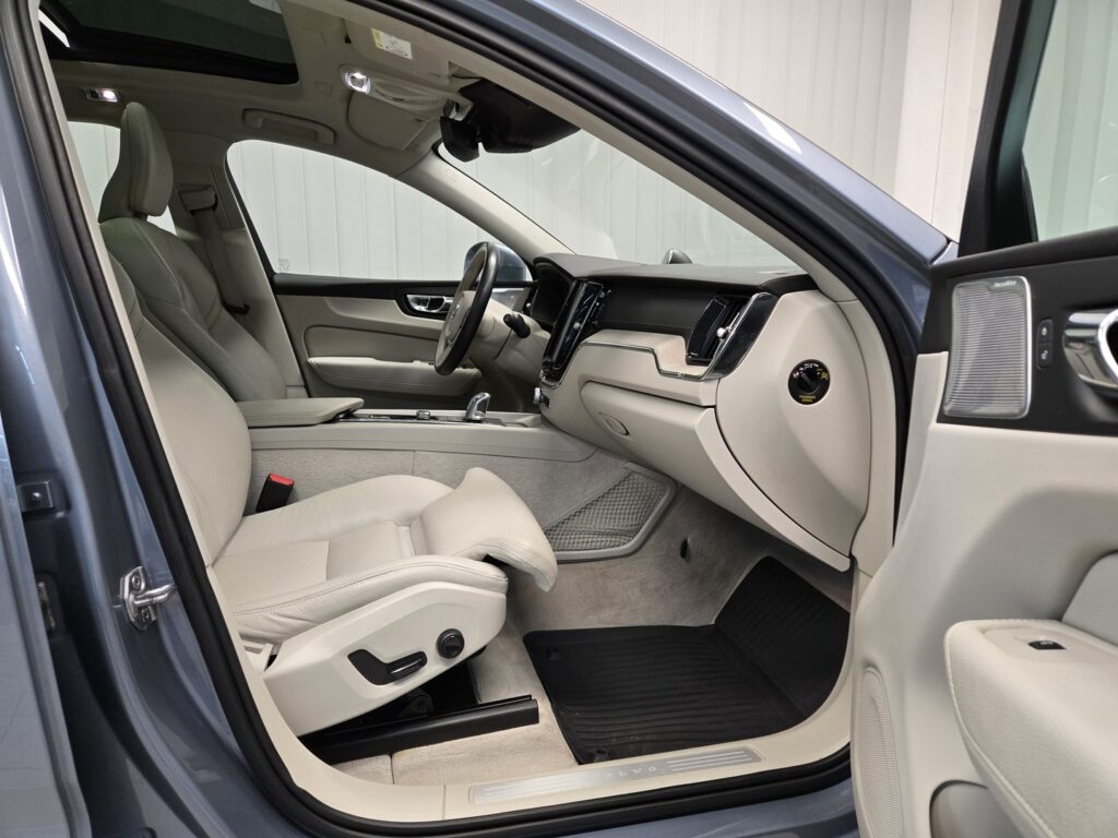 Volvo XC60, image 10