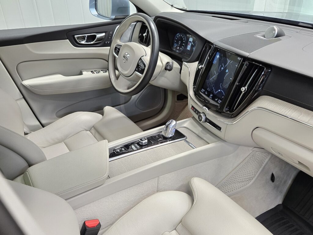 Volvo XC60, image 11