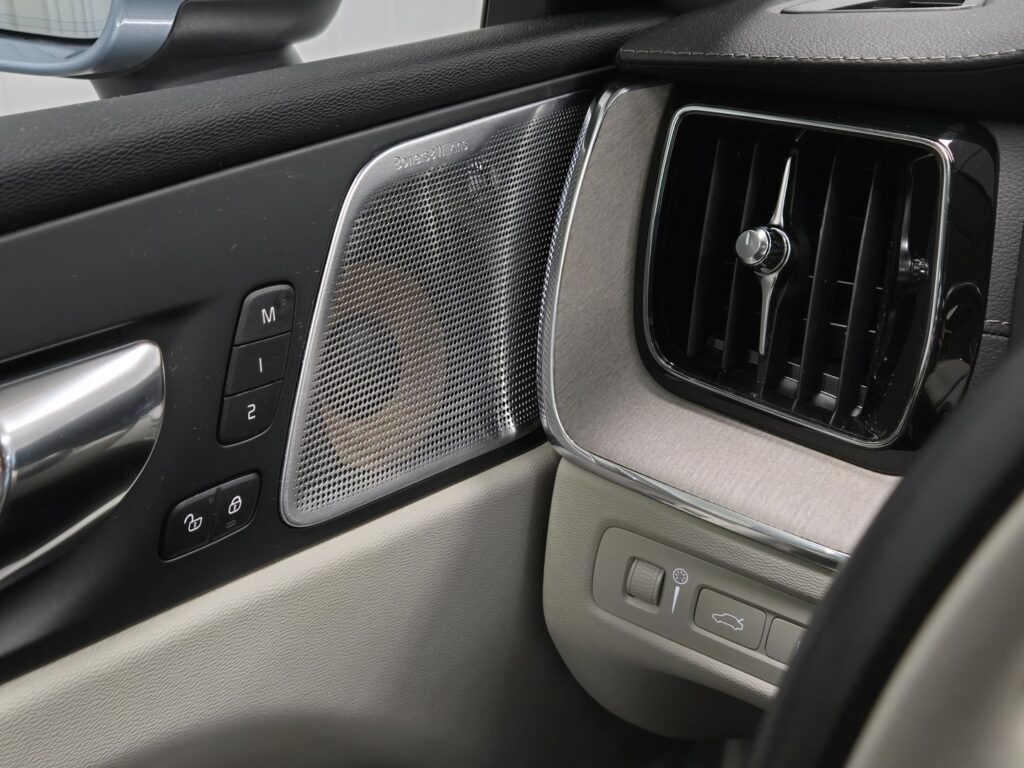 Volvo XC60, image 14