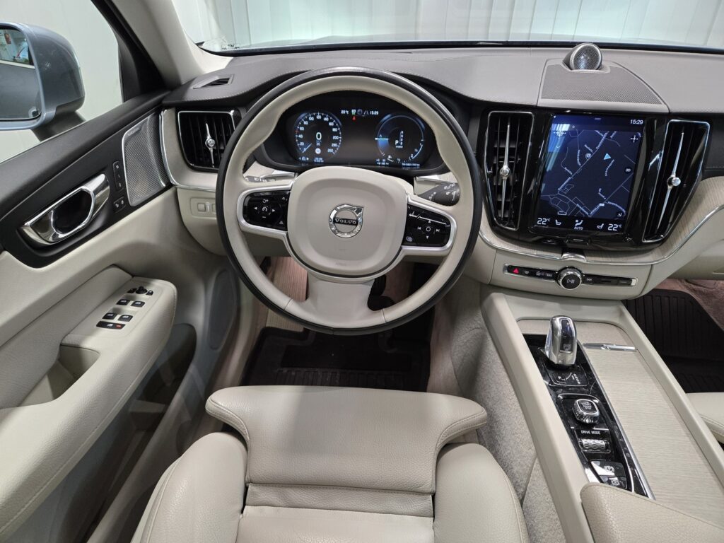 Volvo XC60, image 8