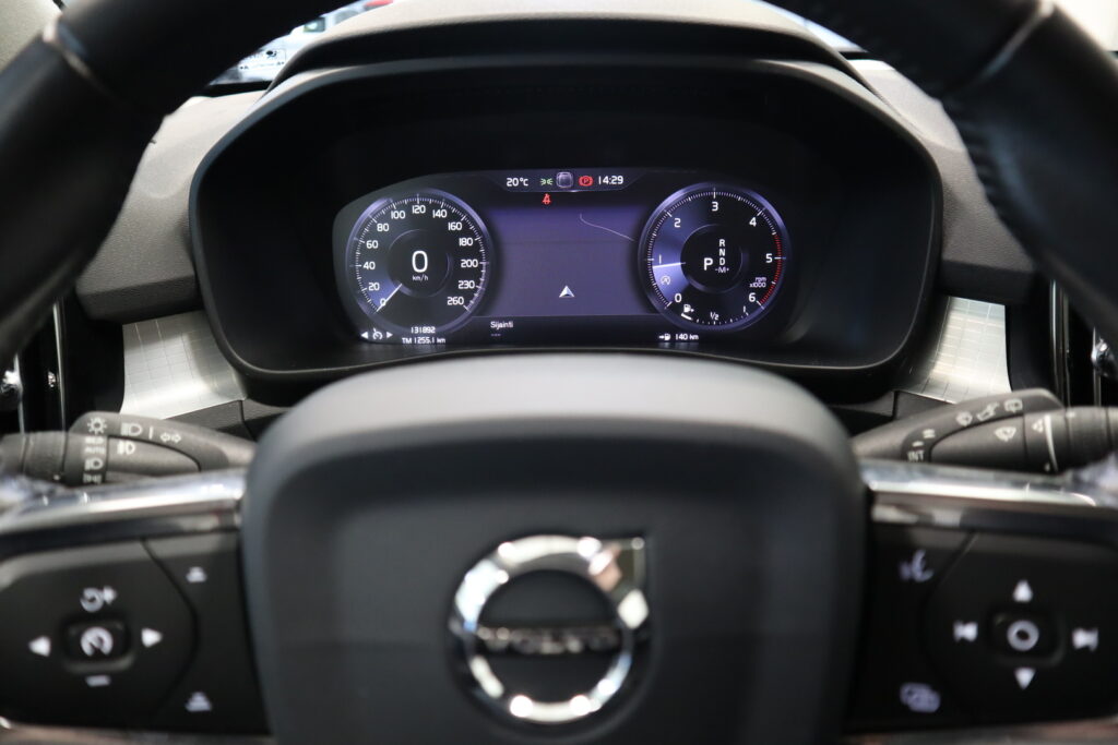 Volvo XC40, image 11