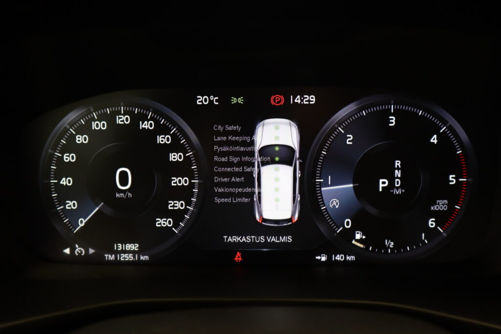 Volvo XC40, image 12