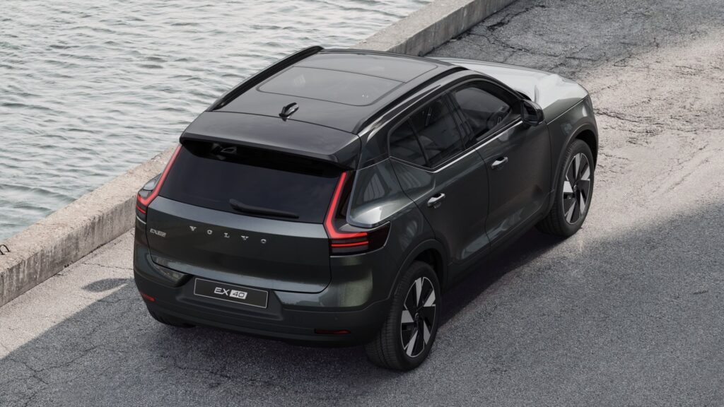 Volvo EX40, image 3