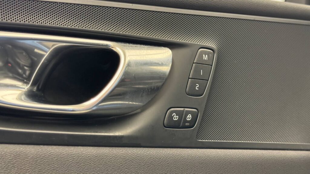 Volvo XC60, image 15